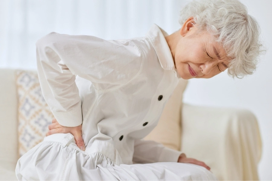 Các dấu hiệu cảnh báo tình trạng thắt lưng bất thường